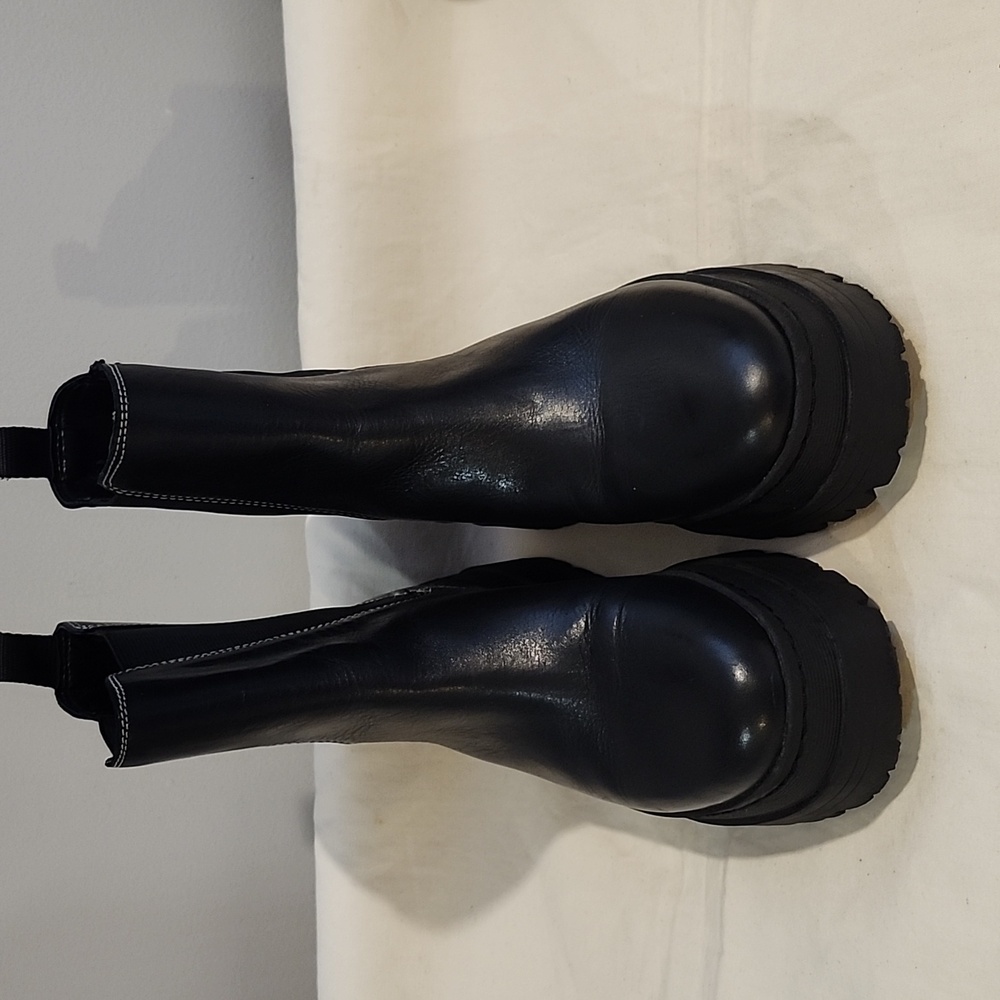 MARC Fisher Boots. The classic pletro Chelsea boot this slip-on has elastic Boot